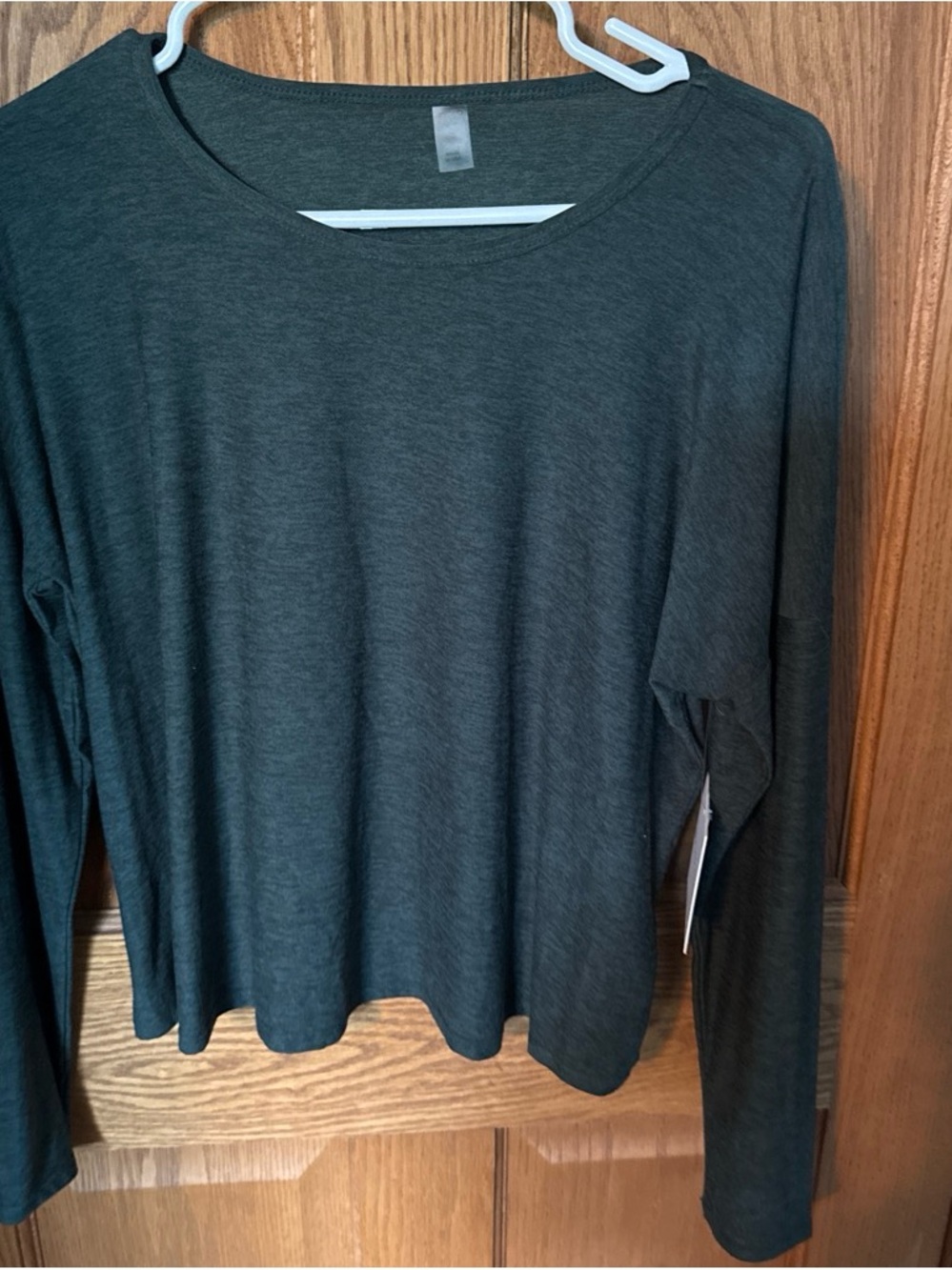 Beyond Yoga Long Sleeve Scoop Neck Top in green